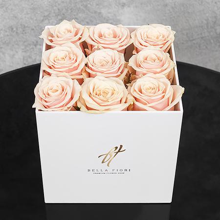 Кремовые розы в белой коробке GlassBox Small