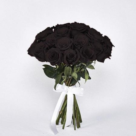 35 черных роз